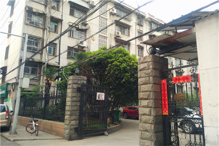 城东五洲国际广场4室2厅1卫93.8万130m2精装修出售